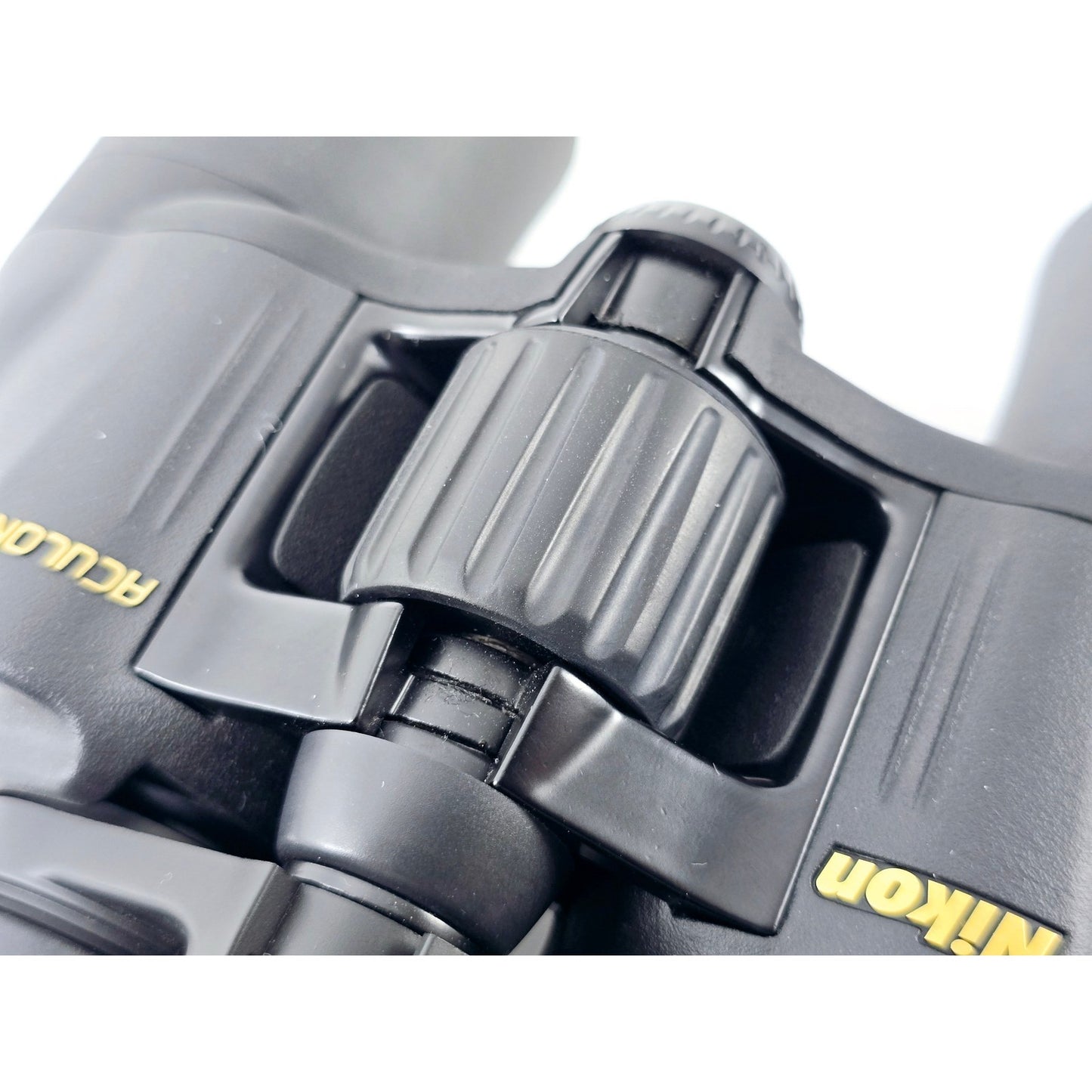 [Pre-owned] Nikon Aculon A211 8-18x42 Porro Prism Zoom Binocular w/ Case — MINT — Japan #2770