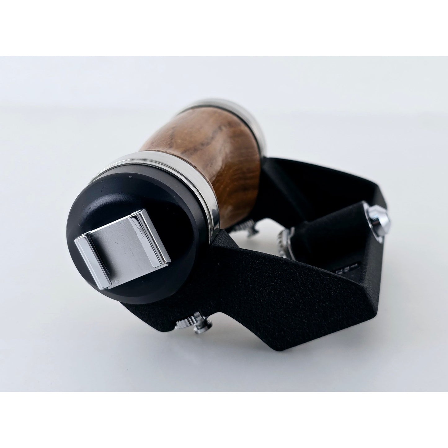 [Pre-owned] Asahi Pentax Hand Wood Grip w/ Hot Shoe for 67 67II 6x7 — Near MINT — Japan #5185