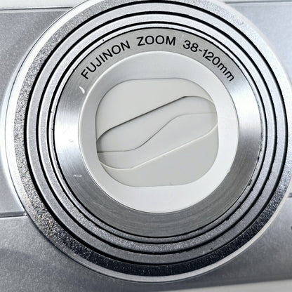 [Pre-owned] Fujifilm Zoom Date 120V Point & Shoot 35mm Film Camera — Mint — Japan #5821
