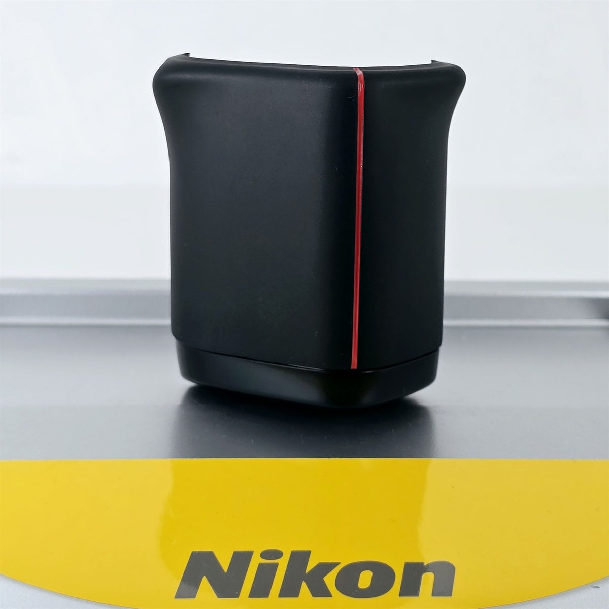 [Pre-owned] Nikon MB-20 Battery Pack Holder Grip for F4 — Top Mint — Japan #5799