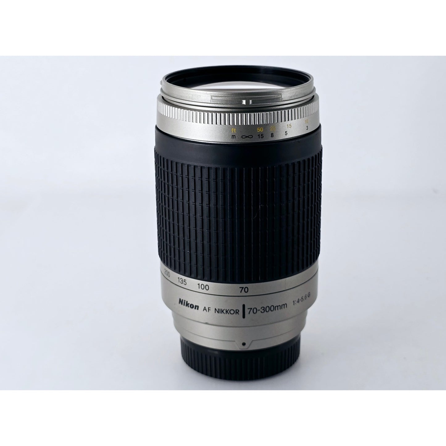 [Pre-owned] Nikon AF Nikkor 70-300mm F4-5.6 G Silver Zoom Lens — Near MINT — Japan #4155