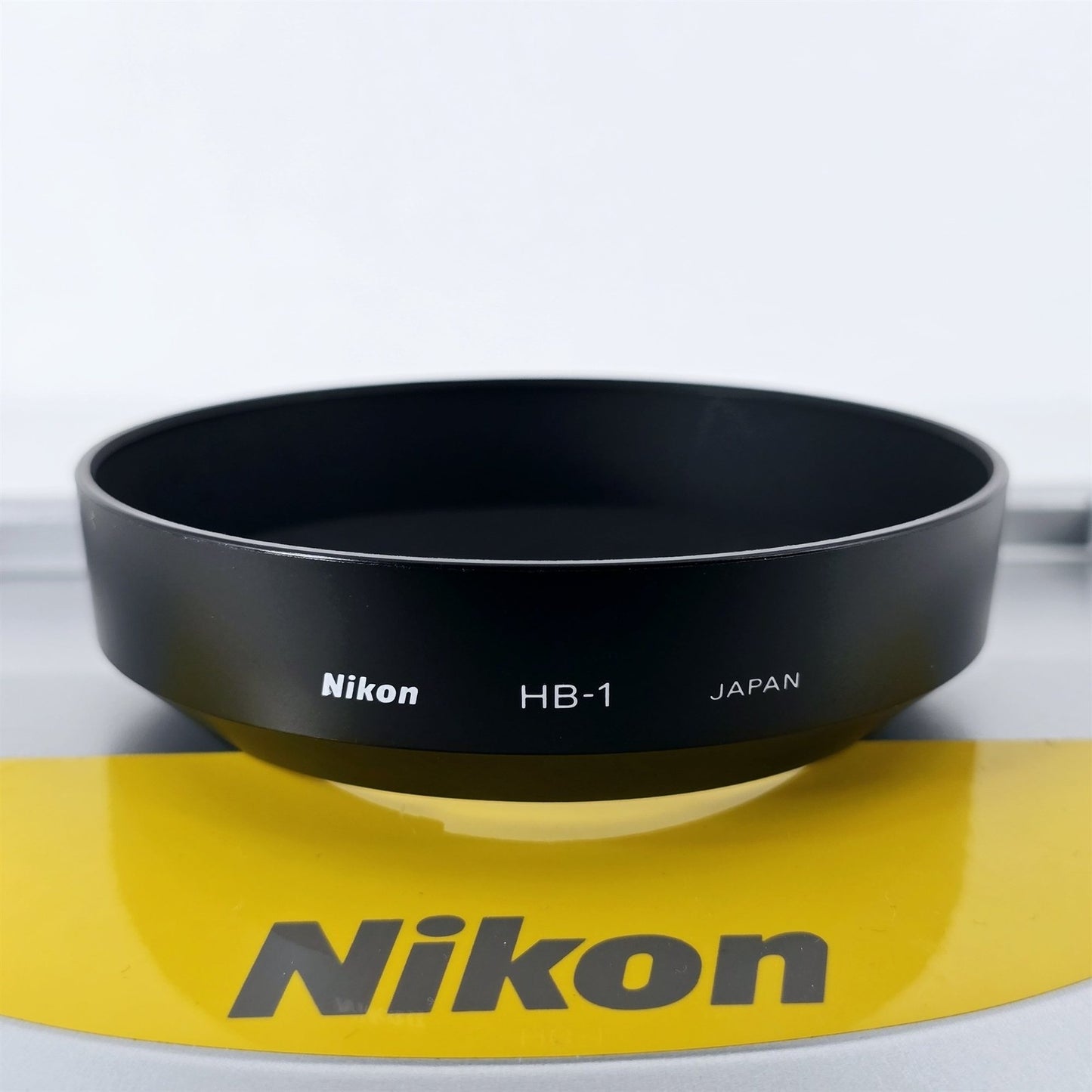 [Pre-owned] Nikon HB-1 Lens Hood for AF 28-85mm f/3.5-4.5, 35-70mm f/2.8, 35-135mm f/3.5-4.5 — Mint — Japan #5292