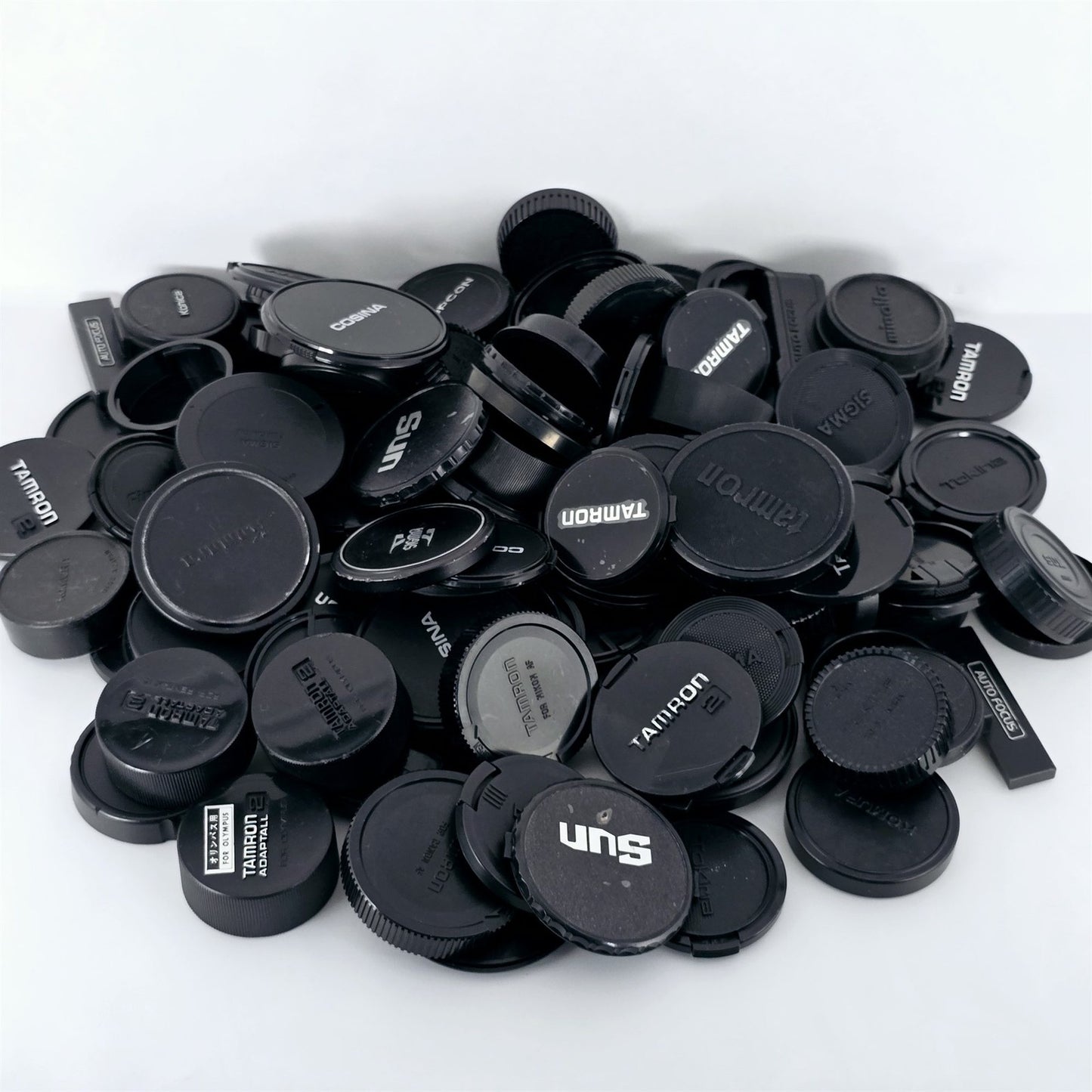 [Pre-owned] Bulk Lot 100 pcs Assorted Front & Rear Camera Lens Caps — Near Mint — Japan #5565