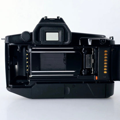 [Pre-owned] Canon EOS 650 AF 35mm Film SLR Camera Body — MINT — Japan #4218