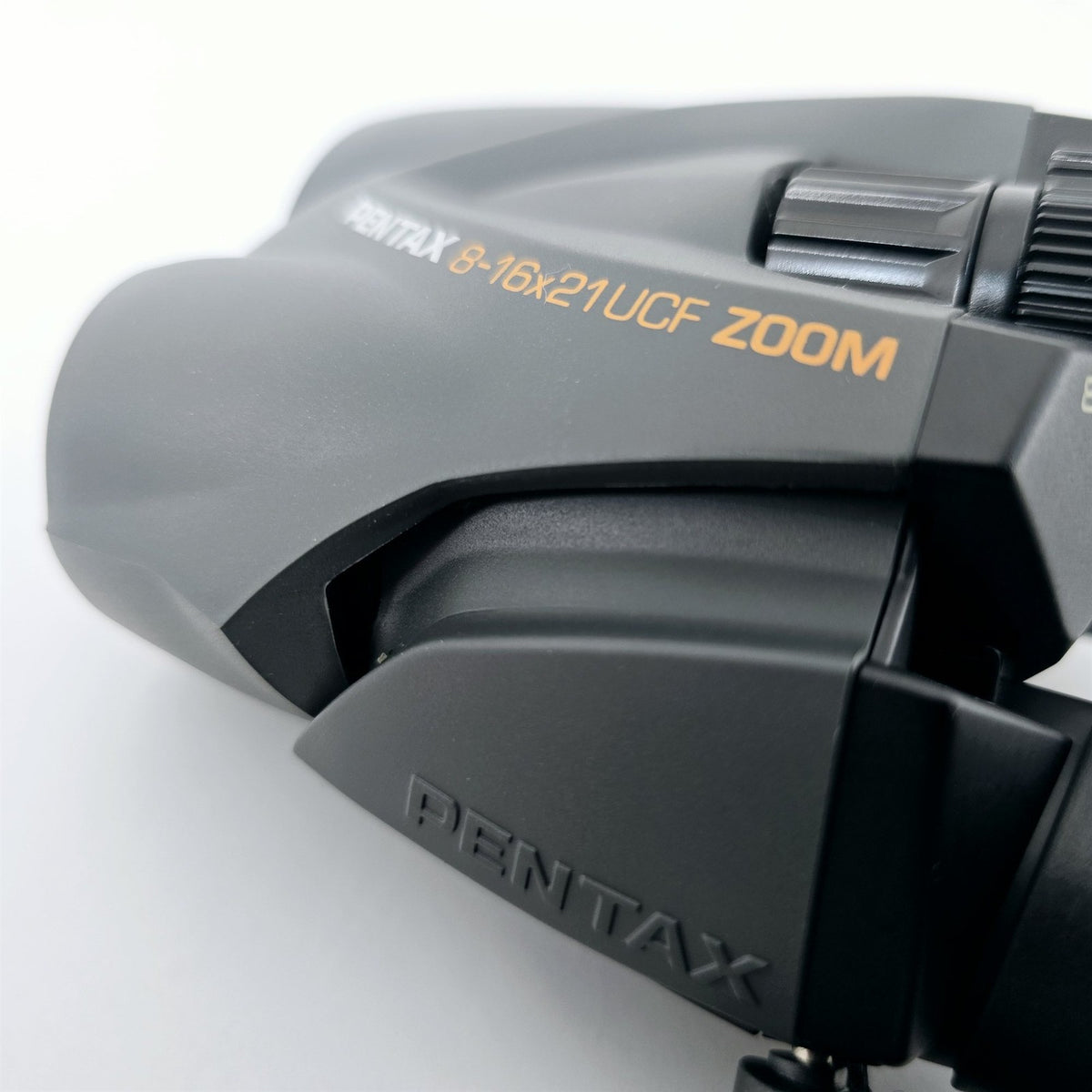 [Pre-owned] Pentax UCF Compact 8-16x21 Zoom Binoculars (Gray) — Near Mint — Japan #5543
