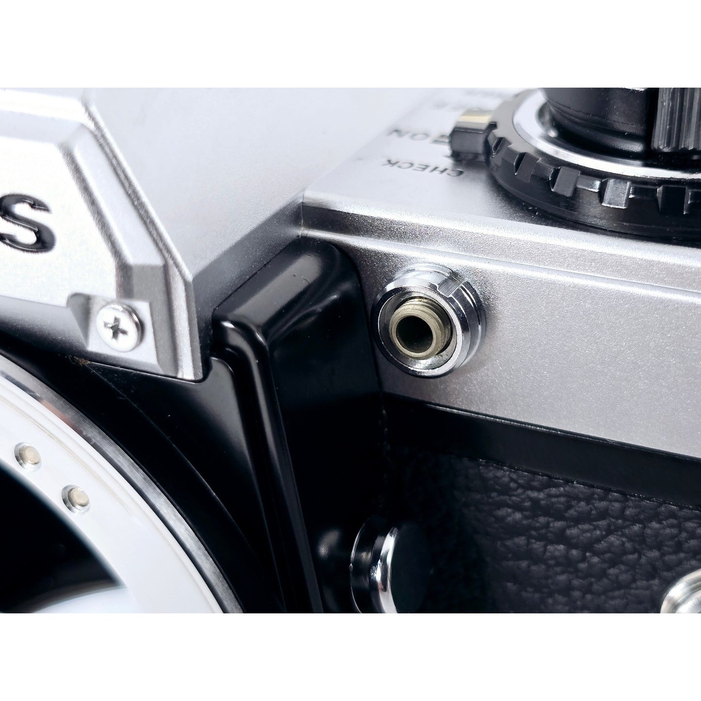 [Pre-owned] Olympus OM10 SLR 35mm Film Camera (Body Only) — Near MINT+++ — Japan #4599