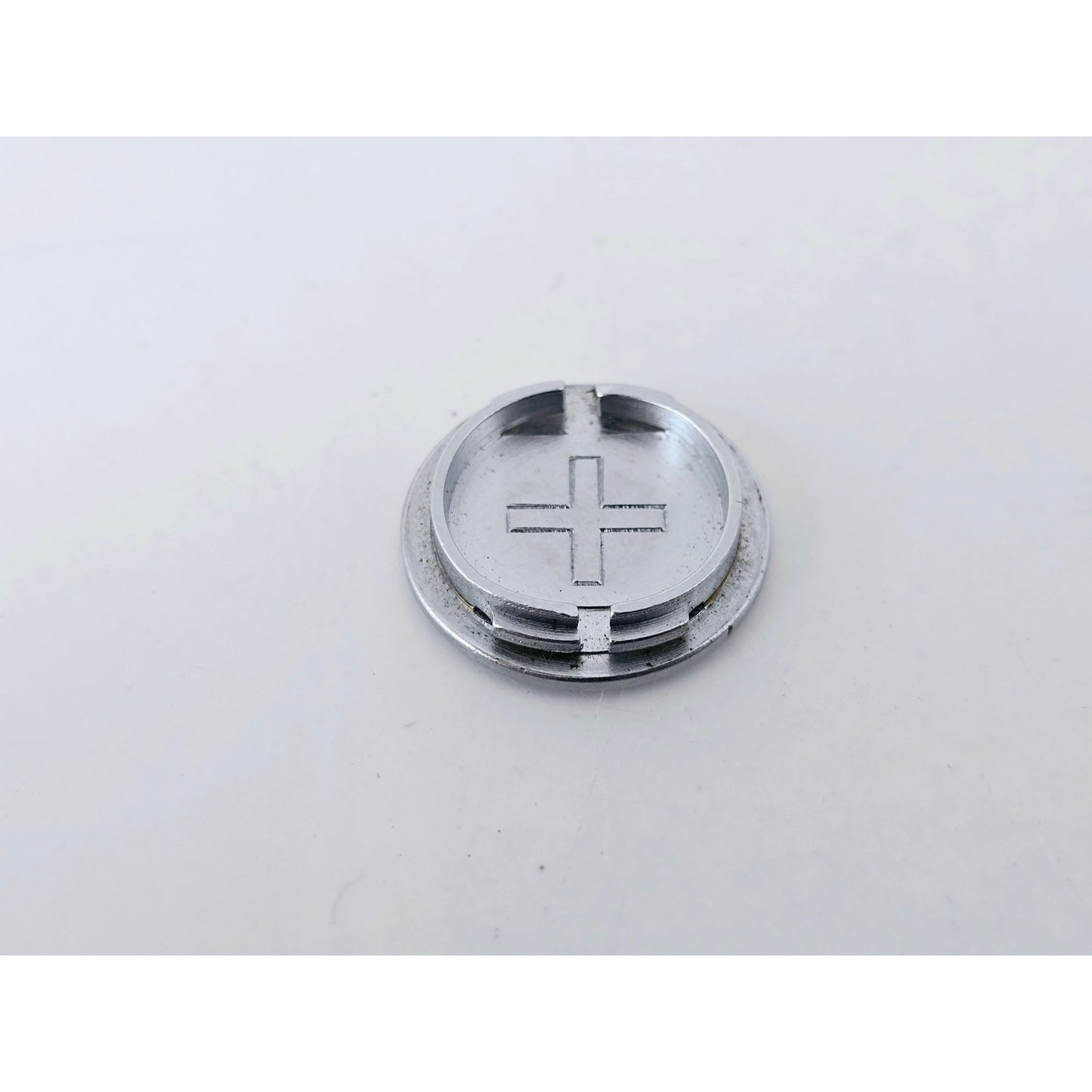 [Pre-owned] Nikon FT2 Silver Battery Cover Cap for Nikomat FT2 — Near MINT — Japan #4747