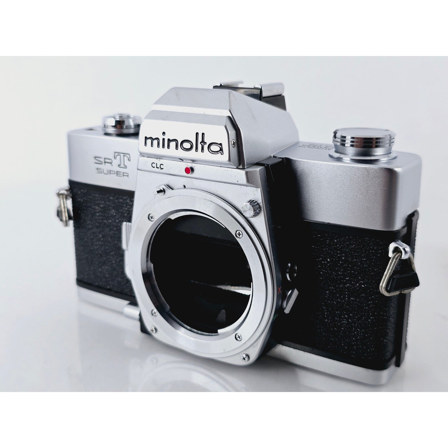 [Pre-owned] Minolta SRT Super Silver SLR 35mm Film Camera (Body Only) — Near MINT — Japan #2461