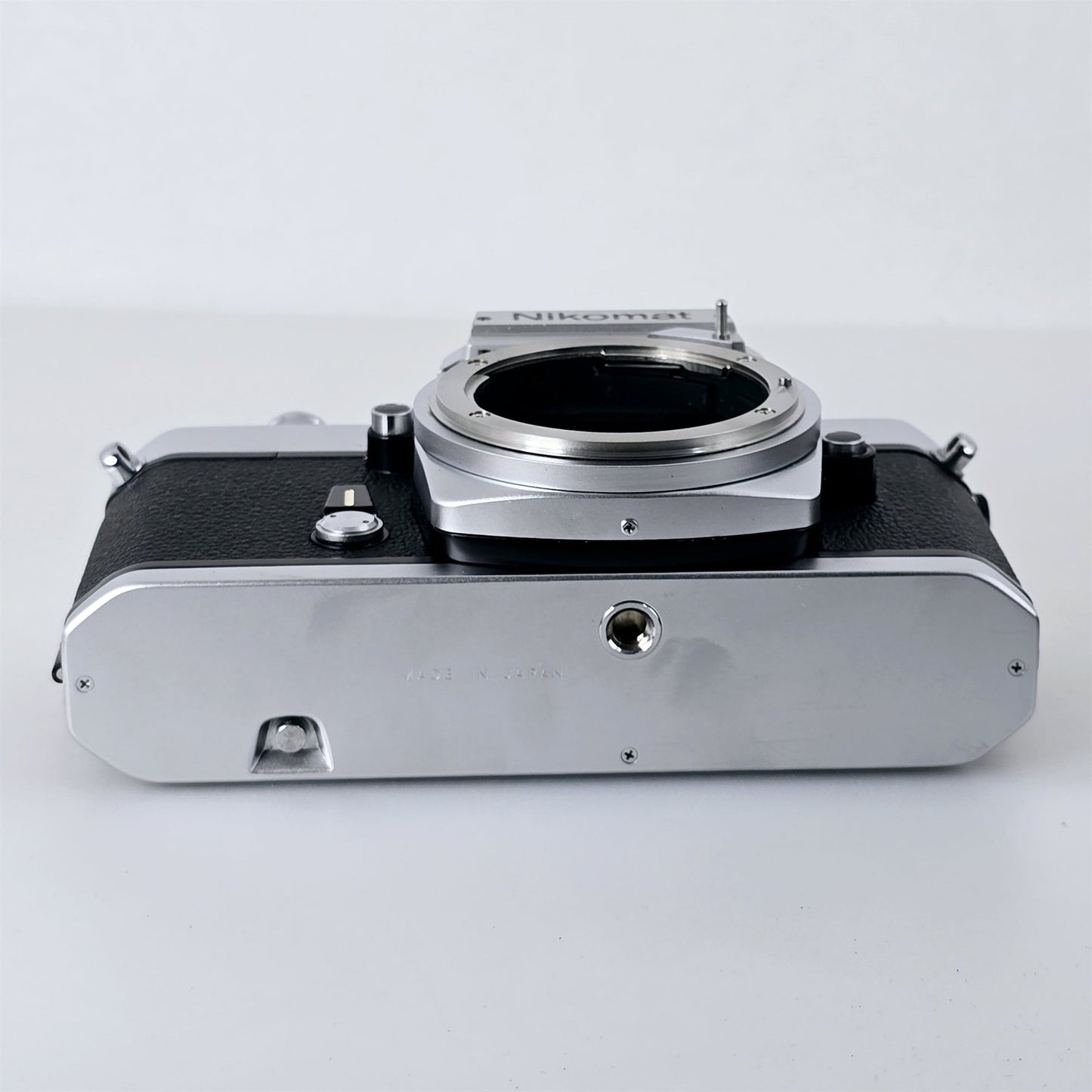 [Pre-owned] Nikon Nikomat EL 35mm SLR Film Camera Body — Near Mint — Japan #5255