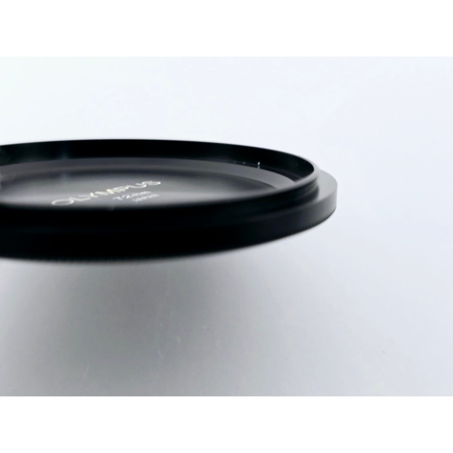 [Pre-owned] Olympus Classic OM 72mm Metal Screw-in Front Lens Cap — Top MINT — Japan #4606