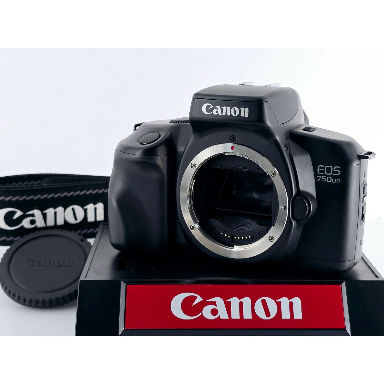Canon EOS 750 QD 35mm Film Camera MINT Japan #3850 – GROWZ Camera Gear