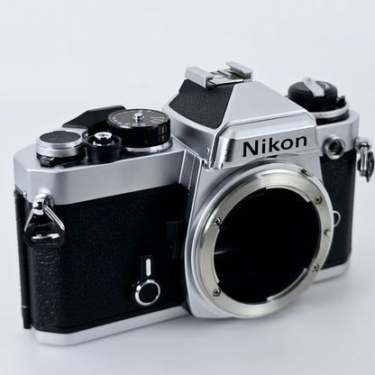 [Pre-owned] Nikon FE SLR 35mm Film Camera Body Only Silver — Near Mint — Japan #5623