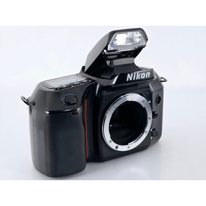 [Pre-owned] Nikon F70 AF 35mm Film SLR Camera Body — Near MINT — Japan #3671