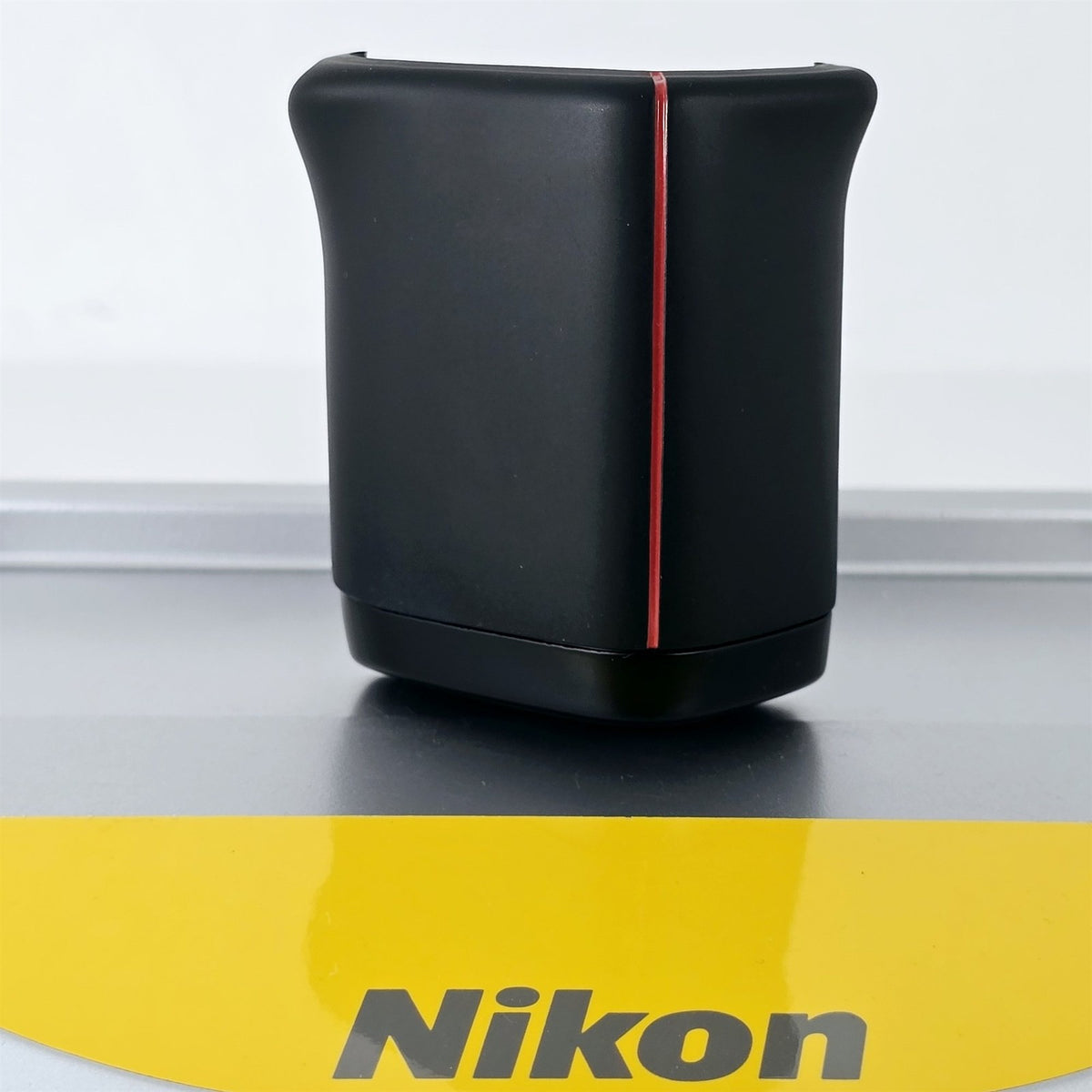 [Pre-owned] Nikon MB-20 Battery Pack Holder Grip for F4 — Top Mint — Japan #5800