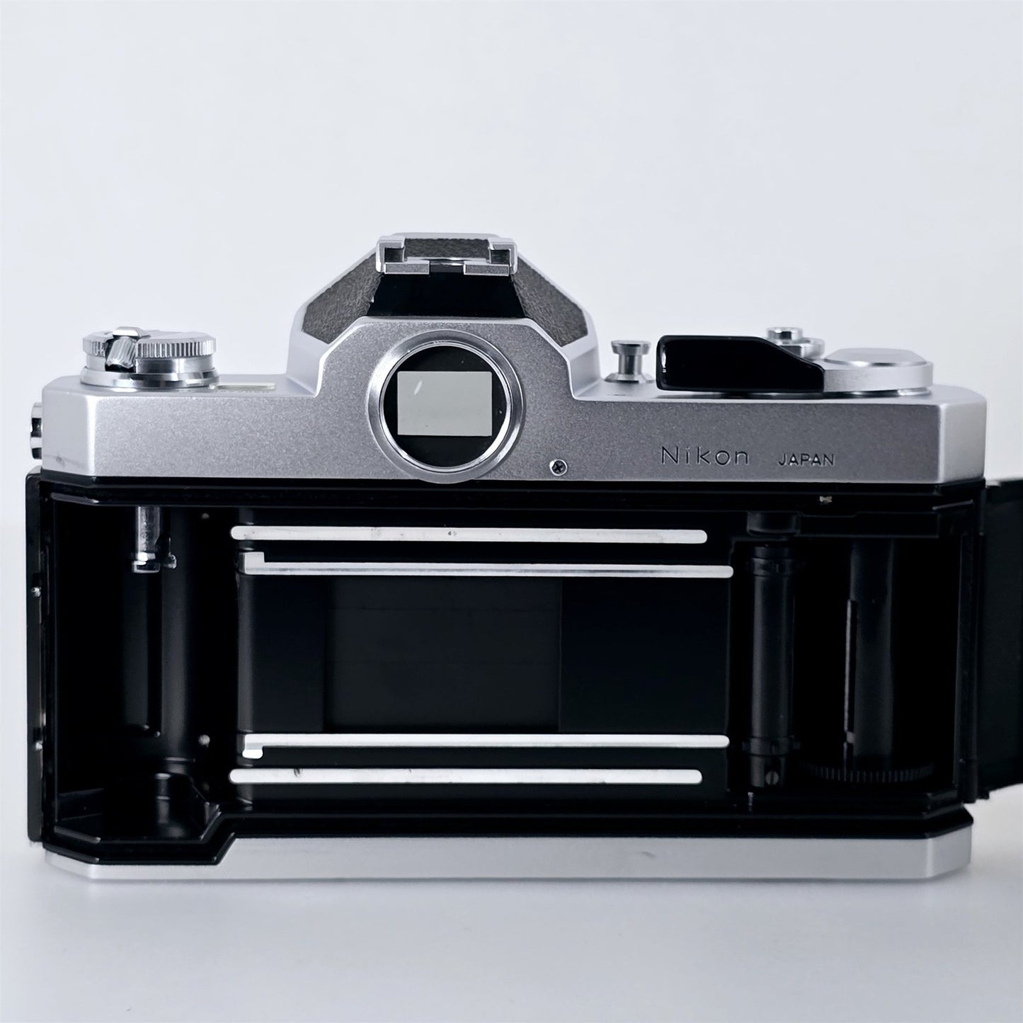 [Pre-owned] Nikon Nikomat FT2 35mm SLR Film Camera Body — Near MINT+++ — Japan #5305