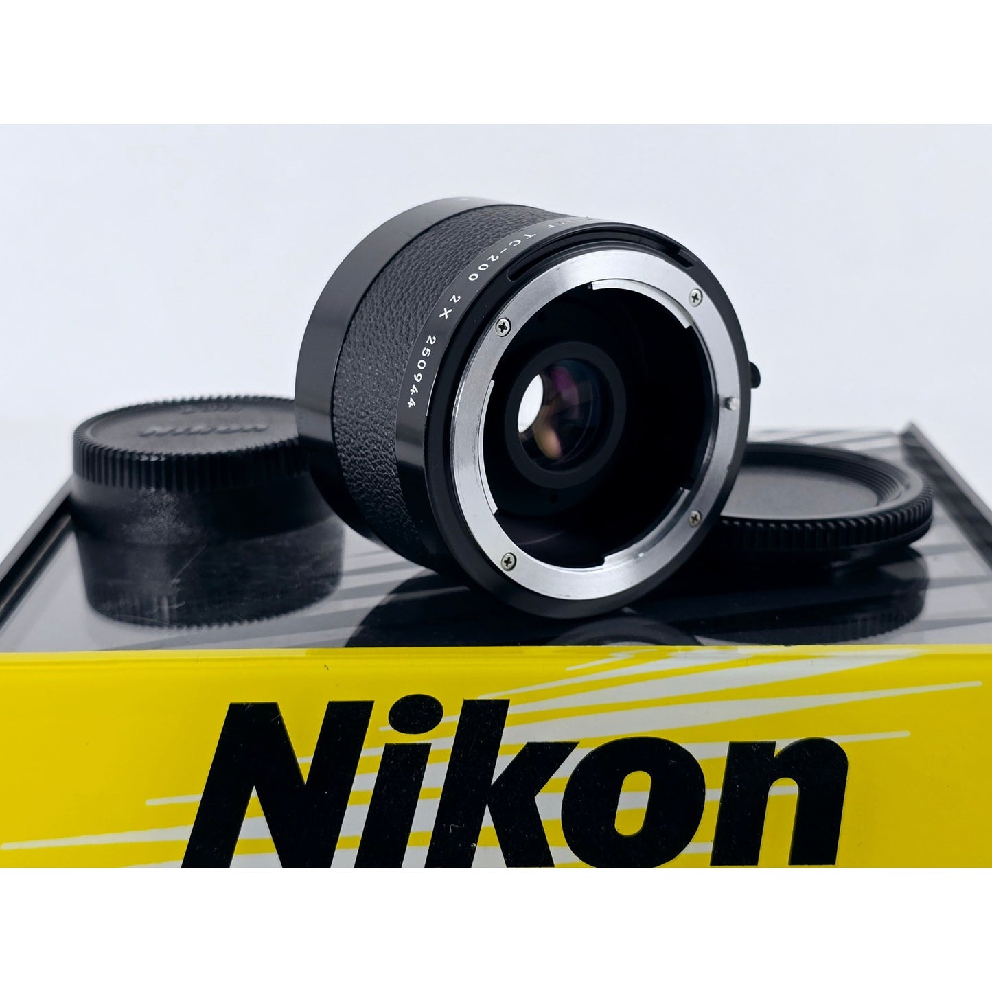 [Pre-owned] Nikon Teleconverter TC-200 2X for Nikkor Ai F Mount — MINT — Japan #4516