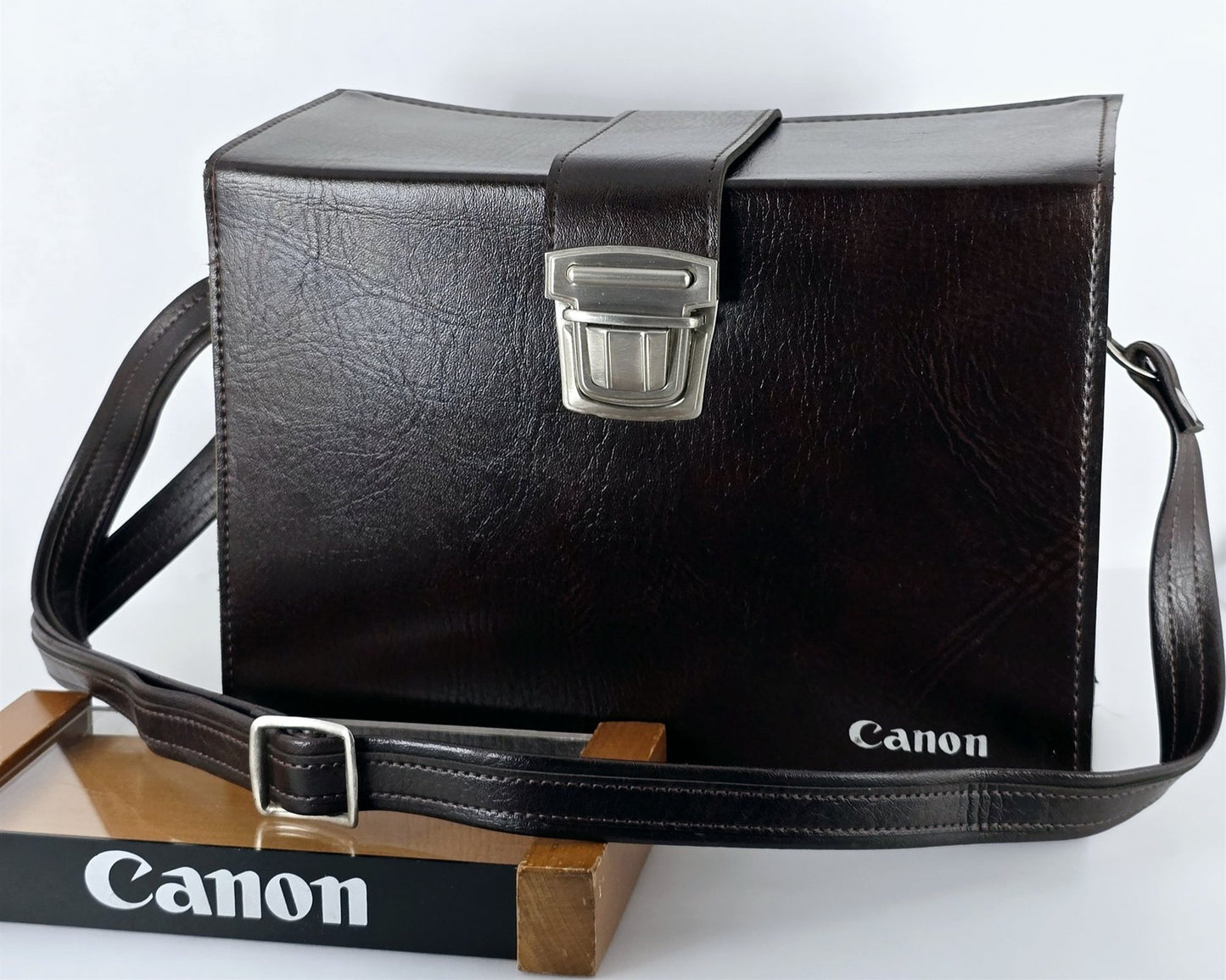 [Pre-owned] Genuine Canon Leather Camera Bag Brown Hard Case Box — Near Mint — Japan #5569