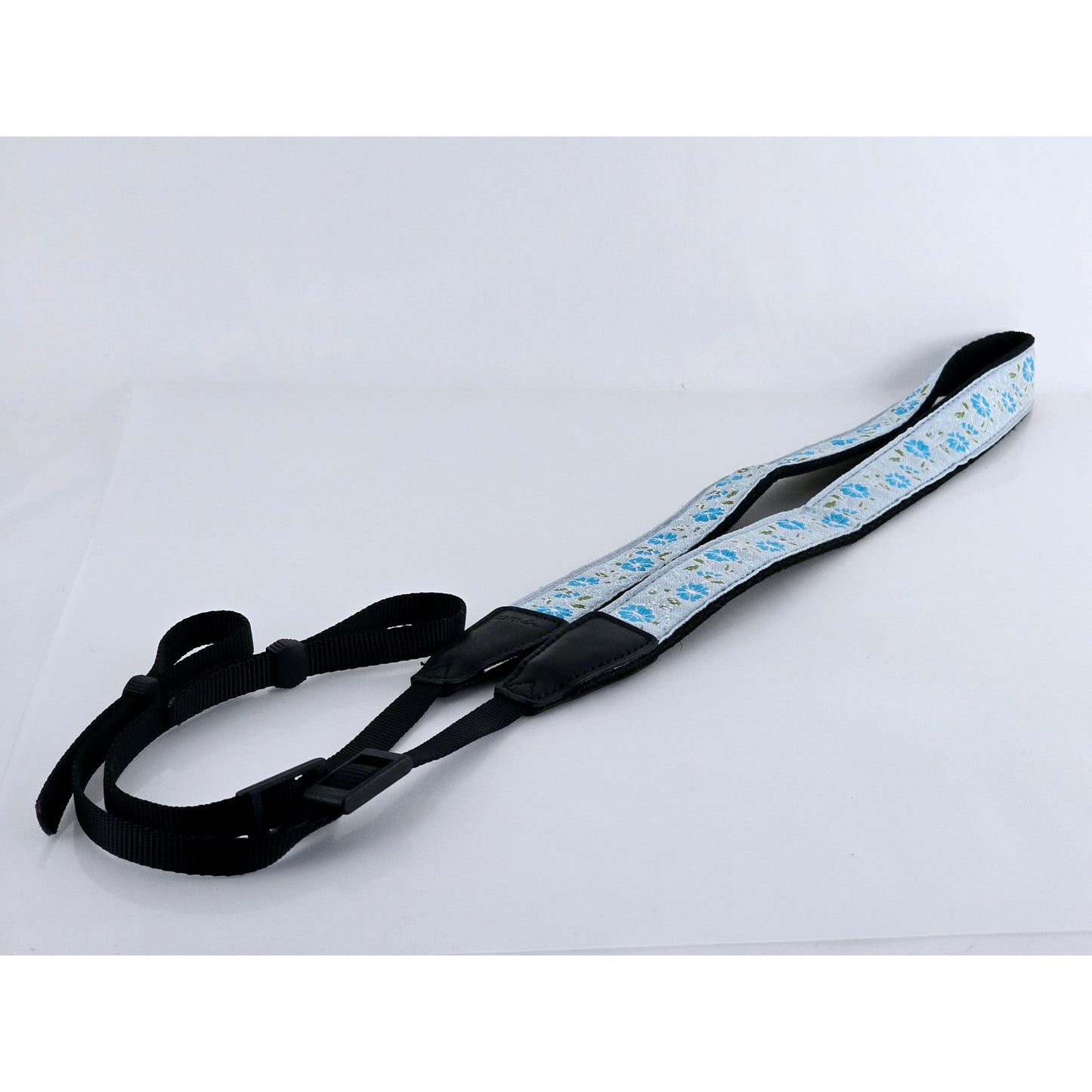 [Pre-owned] Cam-in Traditional Japanese Pattern Camera Strap "Morning Glory" — MINT — Japan #4122