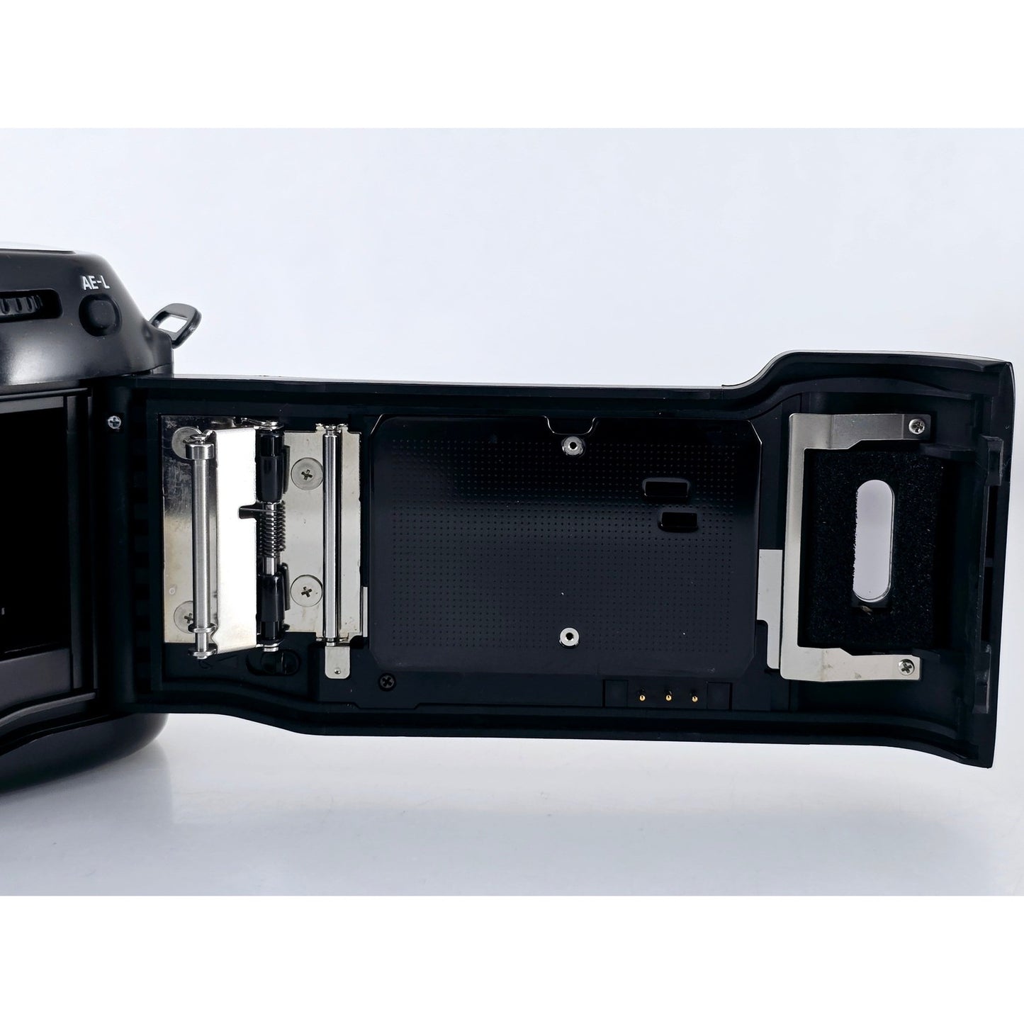 [Pre-owned] Nikon F70 SLR 35mm Film Camera (Body Only) — Near MINT+++ — Japan #3730