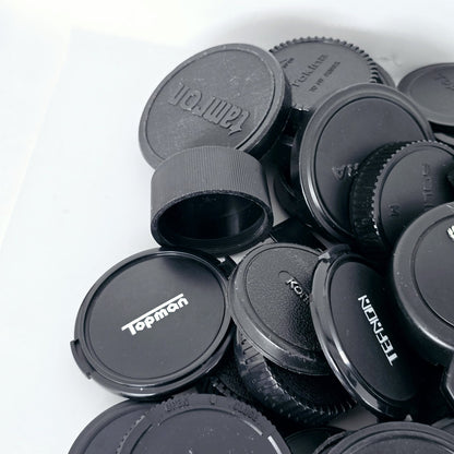 [Pre-owned] Bulk Lot 100 pcs Camera Lens Caps Front & Rear Assorted — Near Mint — Japan #5567