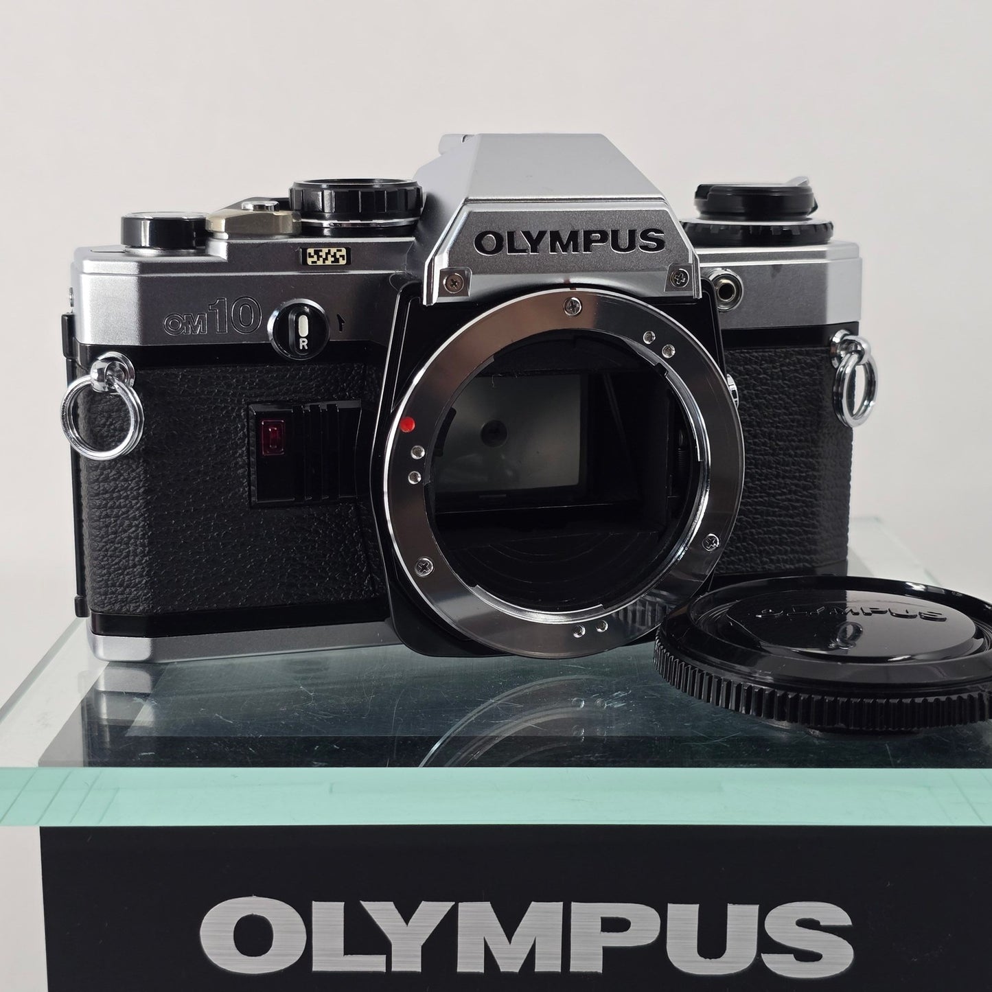 [Pre-owned] Olympus OM10 SLR 35mm Film Camera (Body Only) — Near MINT+++ — Japan #4360