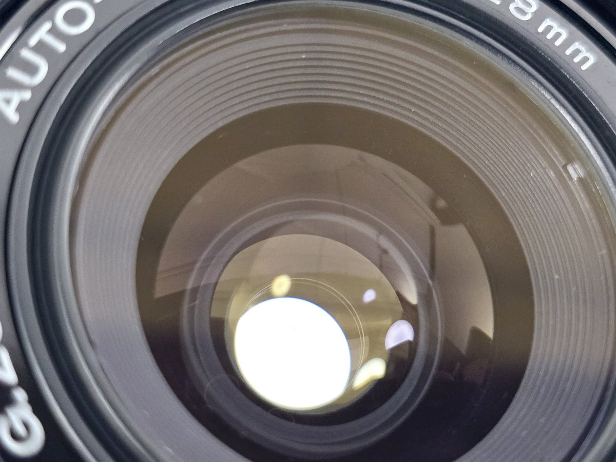 [Pre-owned] Olympus OM System G.Zuiko Auto-W 28mm F3.5 MF Lens — Near Mint+++ — Japan #4063
