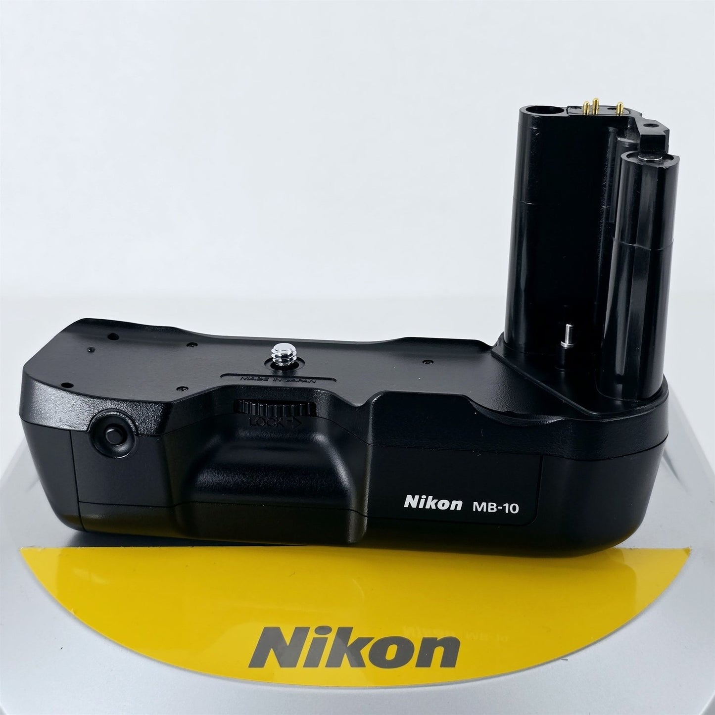 [Pre-owned] Nikon MB-10 Multi Power Vertical Battery Grip for F90 F90X N90 — Mint — Japan #5501