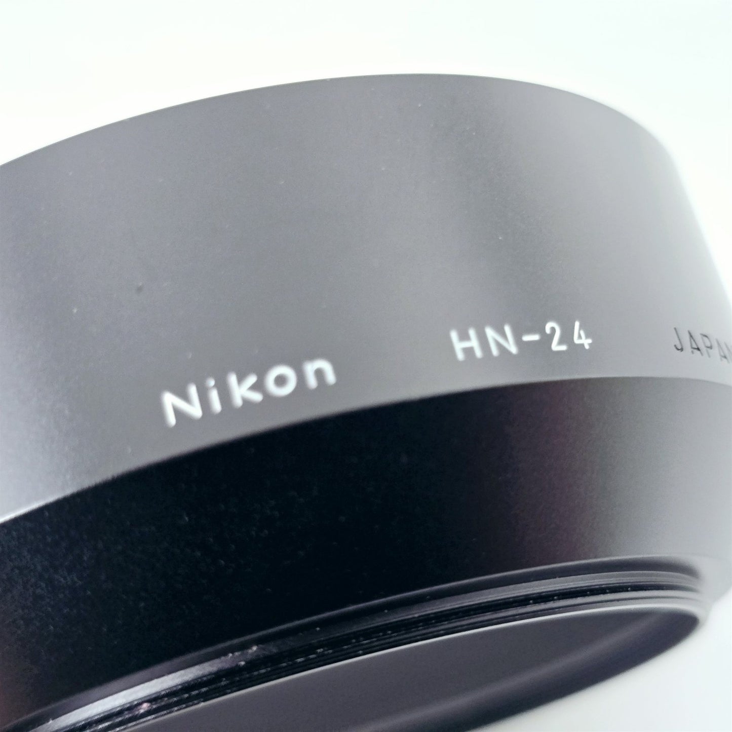 [Pre-owned] Nikon HN-24 Metal Screw-in Lens Hood 62mm for AF 70-210mm — Top Mint — Japan #5370