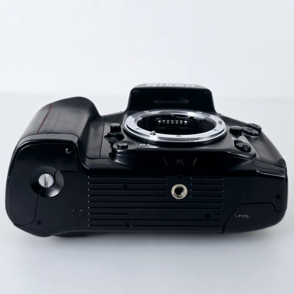 [Pre-owned] Nikon F90X / N90s SLR 35mm Film Camera Body (Black) — Near Mint — Japan #5512