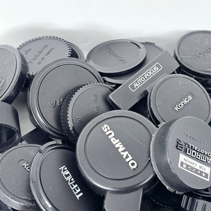 [Pre-owned] Bulk Lot 100 pcs Camera Lens Caps Front & Rear Assorted — Near Mint — Japan #5567