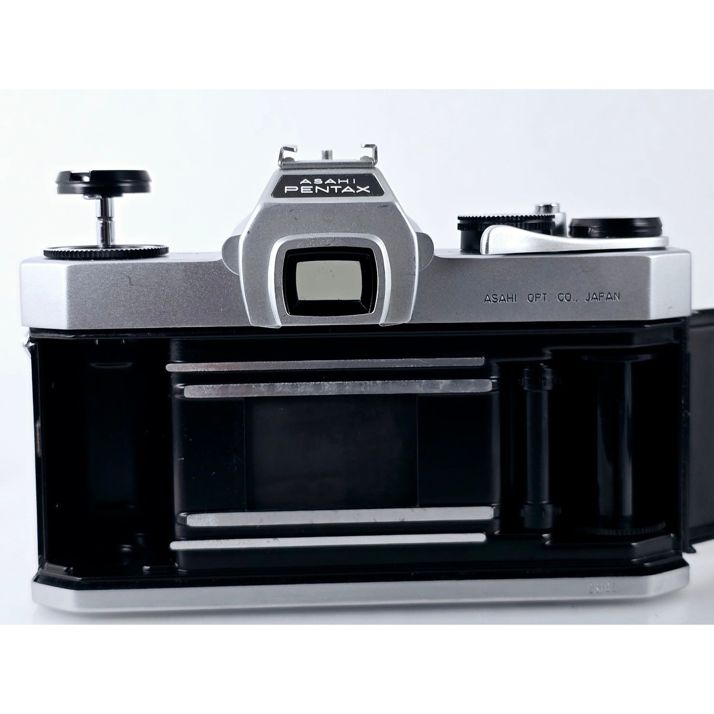 [Pre-owned] Pentax SL SLR 35mm Film Camera with 55mm F1.8 Lens — Near MINT+++ — Japan #2662