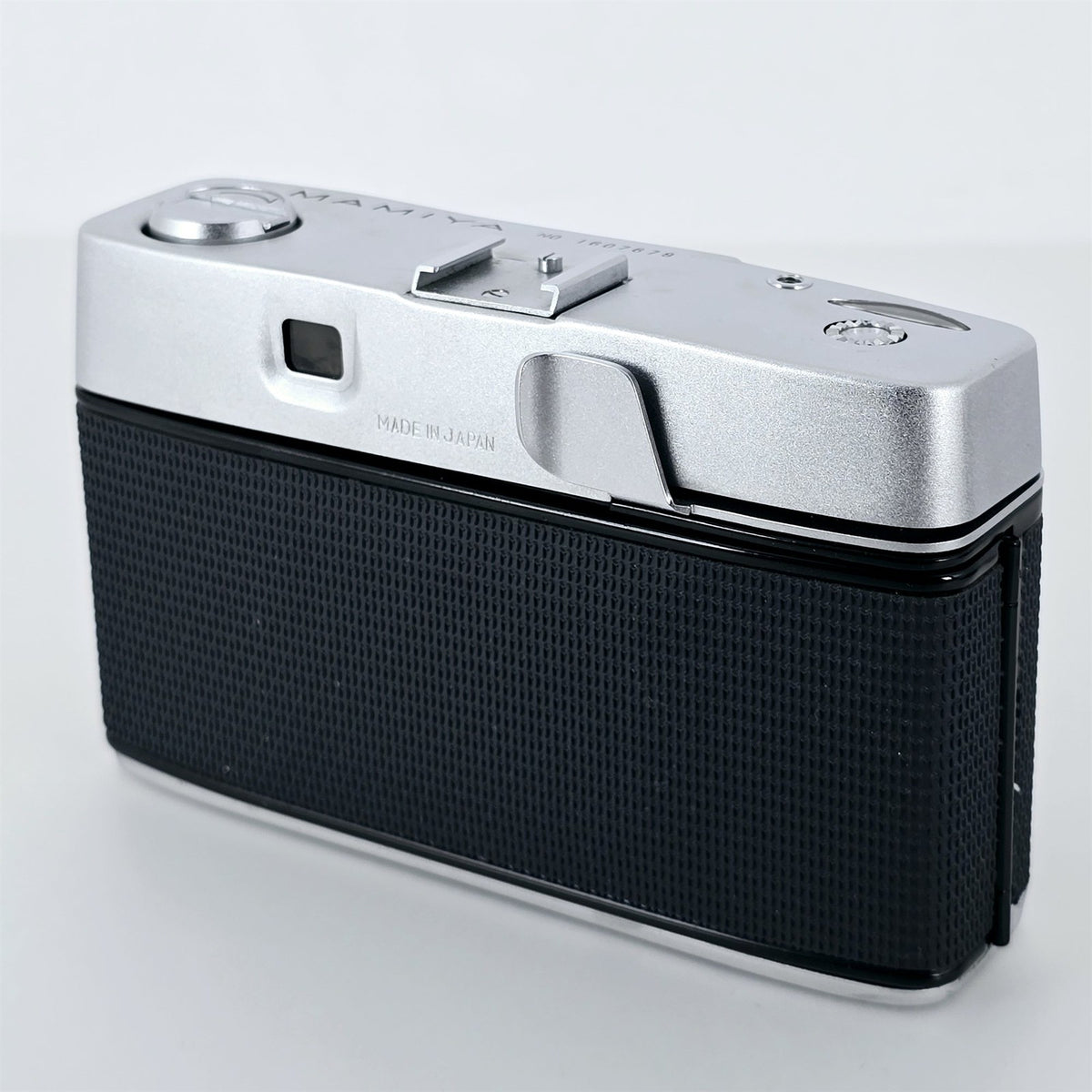 [Pre-owned] Mamiya EE 35mm Film Camera Silver — Near Mint — Japan #5672