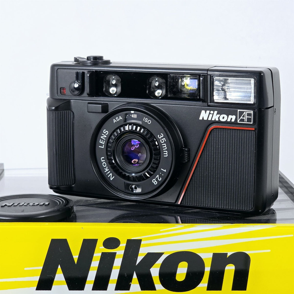 [Pre-owned] Nikon L35AF Pikaichi 35mm Point & Shoot Film Camera — Near Mint — Japan #5788