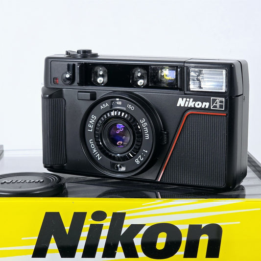 [Pre-owned] Nikon L35AF Pikaichi 35mm Point & Shoot Film Camera — Near Mint — Japan #5788