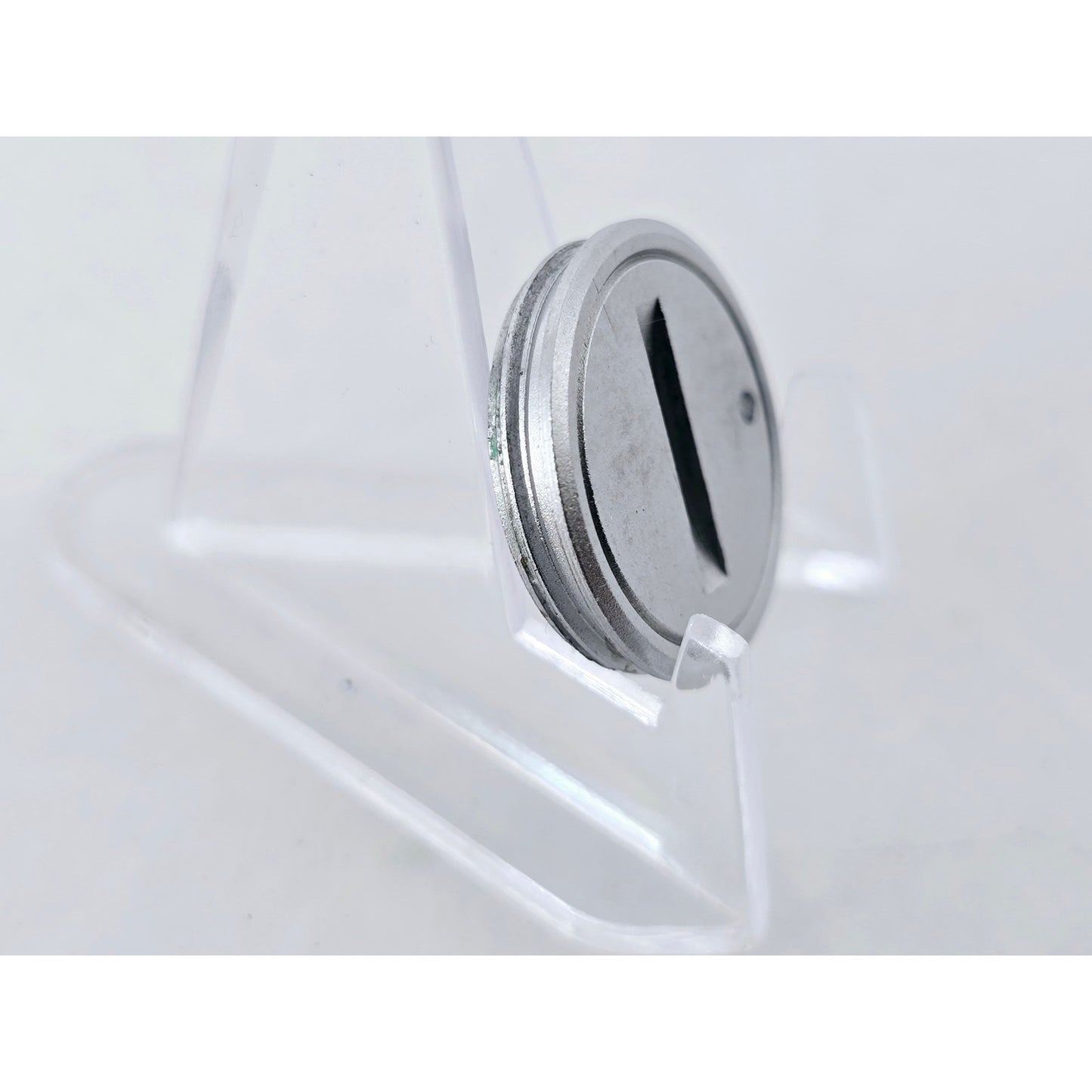 [Pre-owned] Olympus OM-1 Silver Battery Cover Cap for OM-1/1N/2/2N — Near MINT — Japan #4748