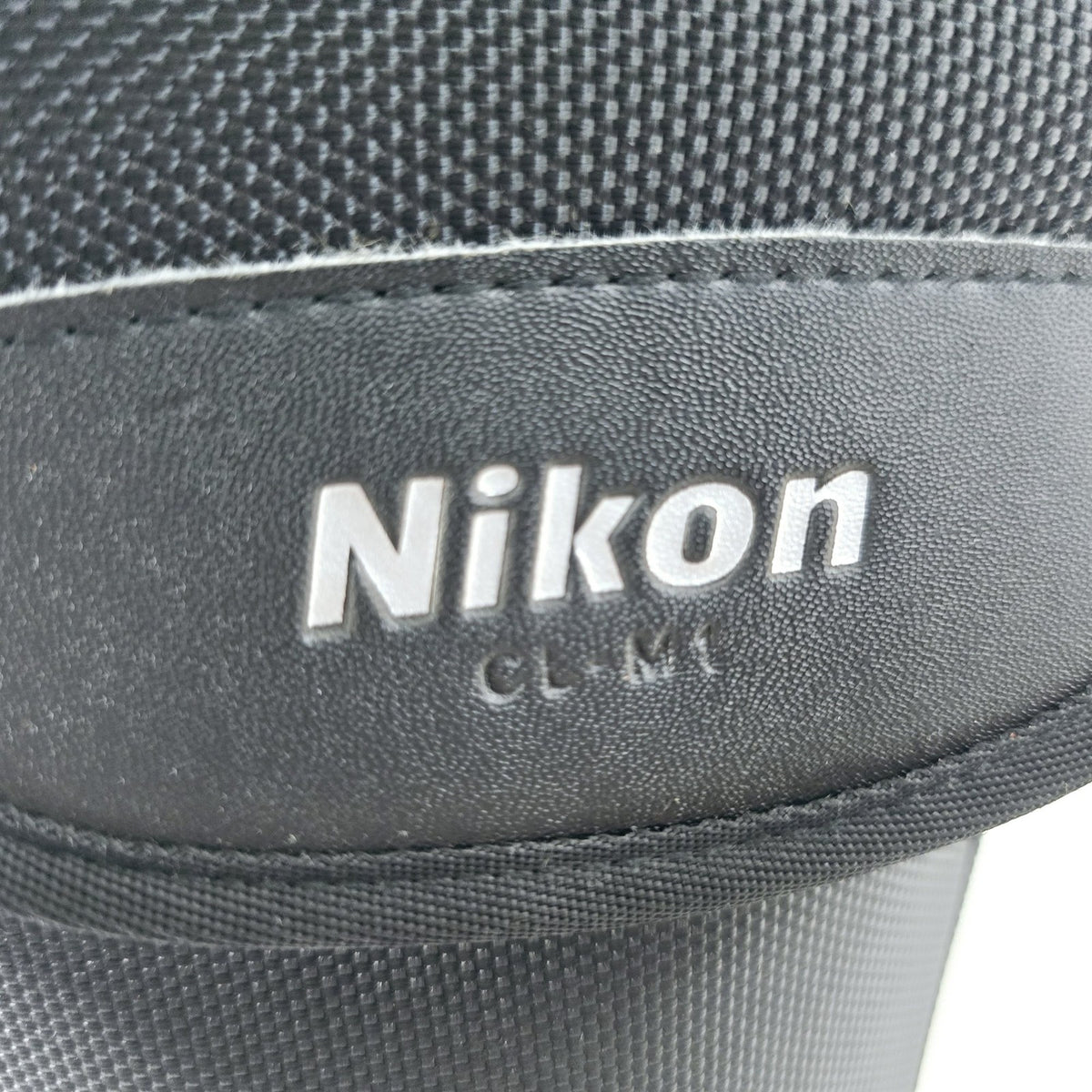 [Pre-owned] Nikon CL-M1 Black Soft Lens Case for 80-400mm f/4.5-5.6D AF — Mint — Japan #5432