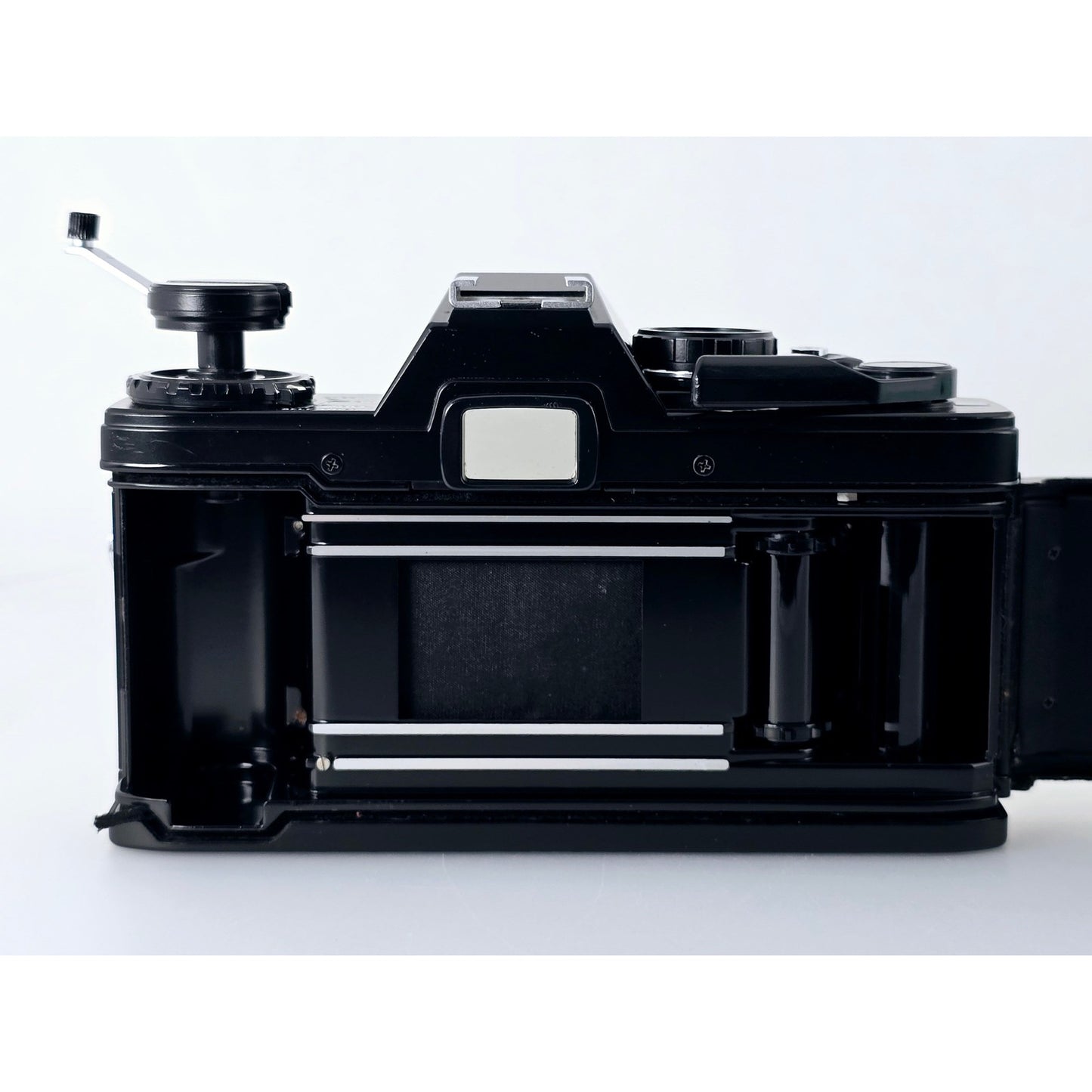 [Pre-owned] Olympus OM10 SLR 35mm Film Camera (Body Only) — Near MINT+++ — Japan #4867