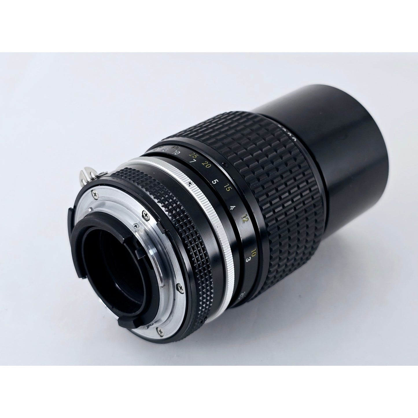 [Pre-owned] Nikon Ai Nikkor 200mm F4 MF Telephoto Lens — Near MINT — Japan #3668