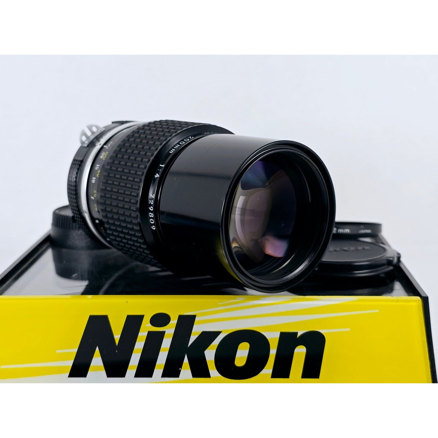 [Pre-owned] Nikon Ai Nikkor 200mm F4 MF Telephoto Lens — Near MINT — Japan #3199