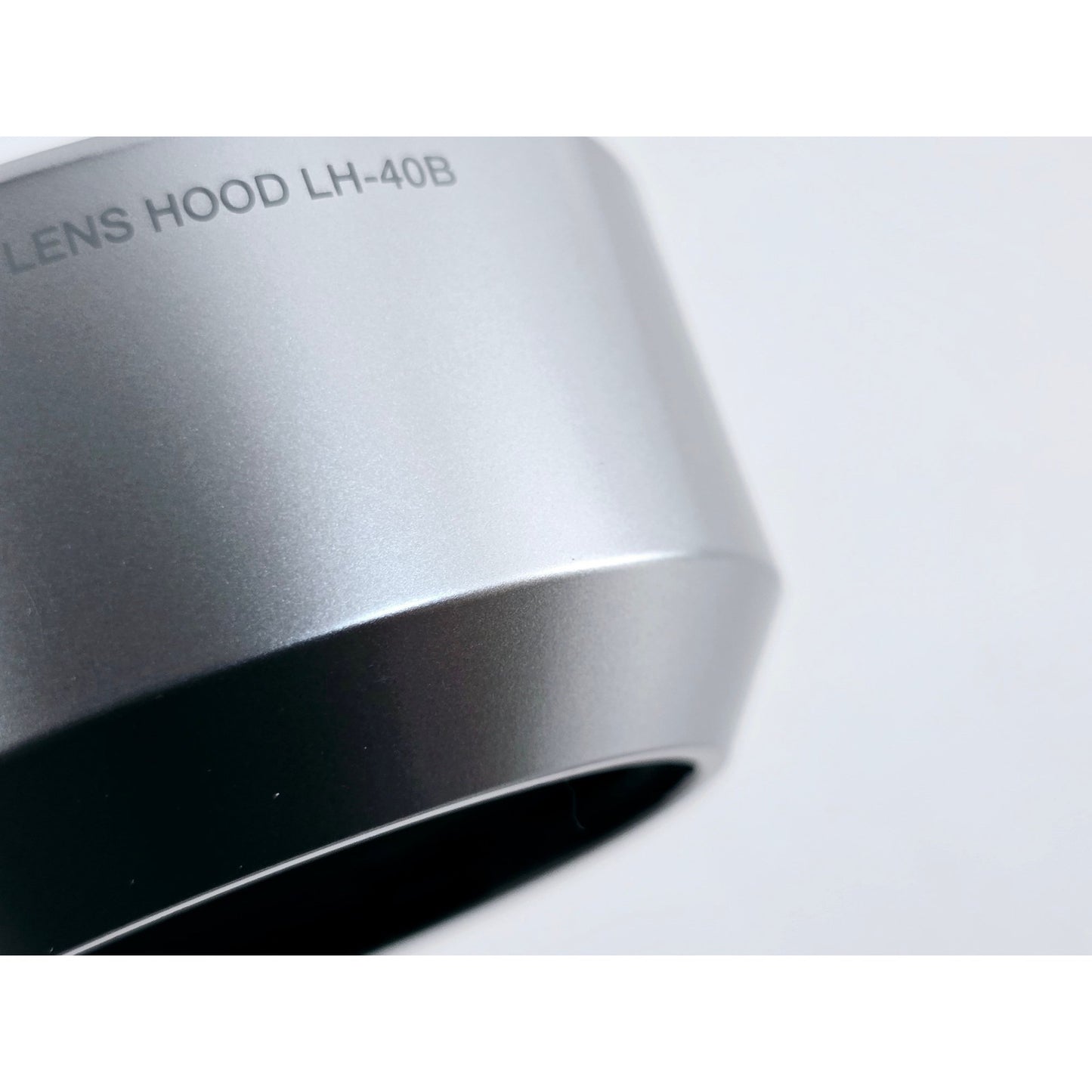 [Pre-owned] Olympus Pen LH-40B Lens Hood for M.Zuiko Digital 45mm F1.8 — Unused — Japan #4203