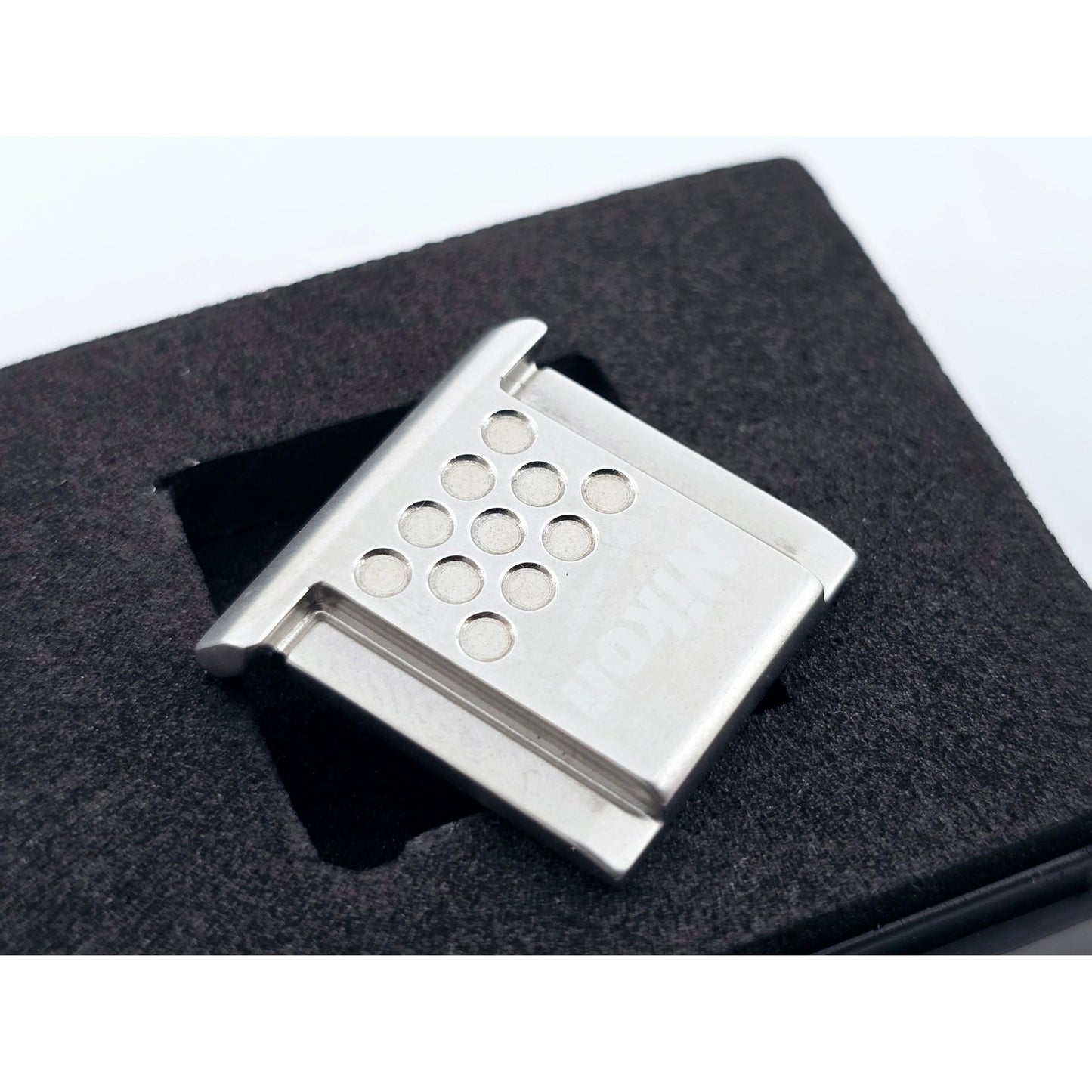[Pre-owned] Genuine Nikon ASC-01 Accessory Shoe Cover Silver — Unused — Japan #5135