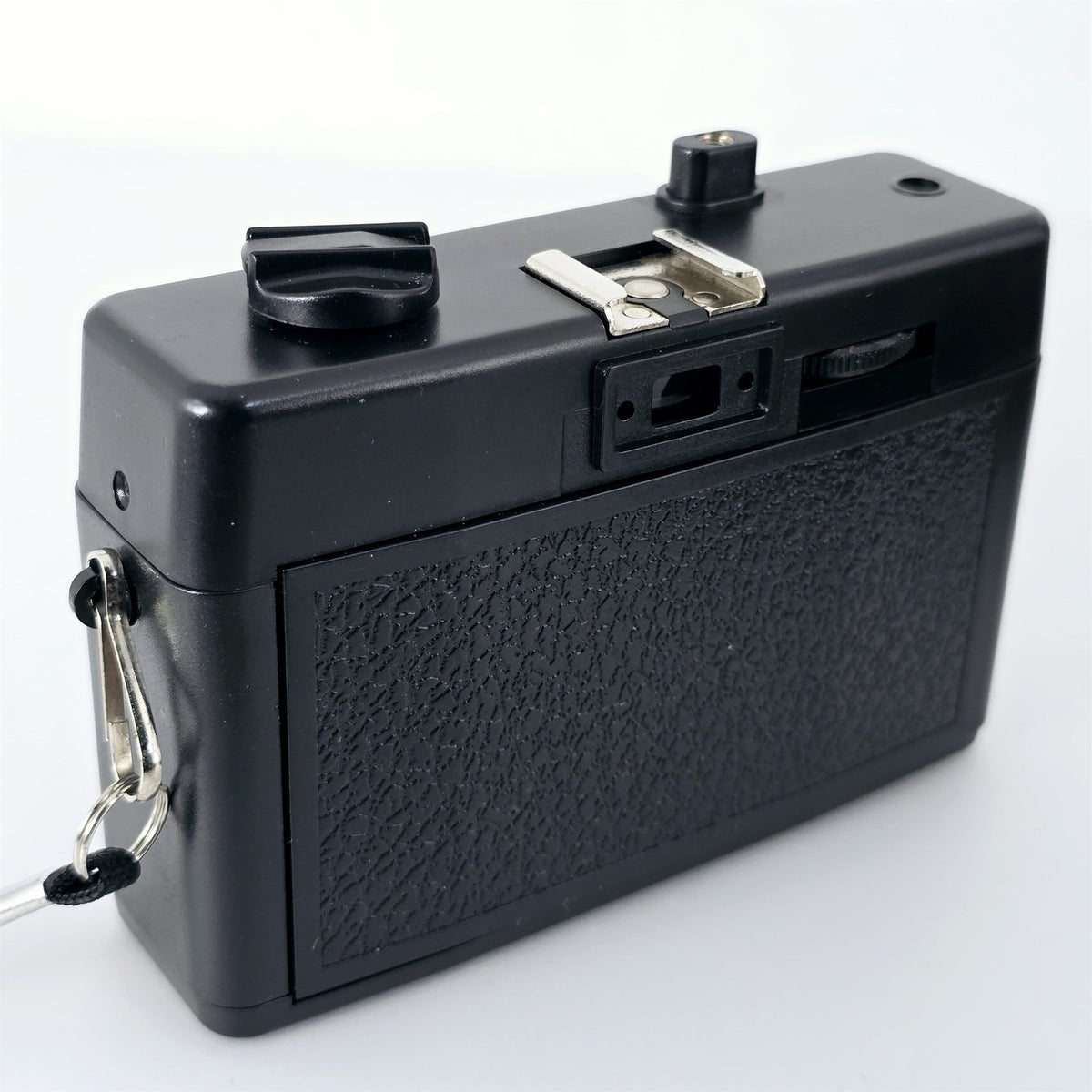 [Pre-owned] Holga 135 35mm Point & Shoot Film Camera Black — Mint — Japan #5466