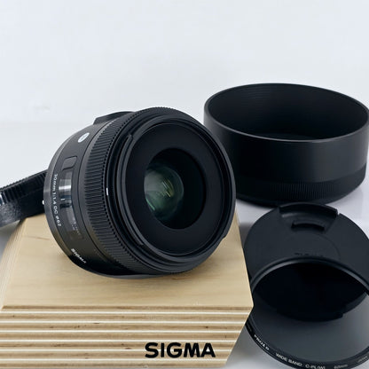 [Pre-owned] Sigma 30mm f/1.4 DC HSM AF Prime Lens for Nikon F Mount — Mint — Japan #5694