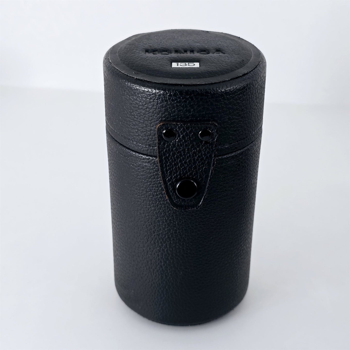 [Pre-owned] Konica Hard Lens Case for 28mm 135mm Lens — Near MINT — Japan #5266