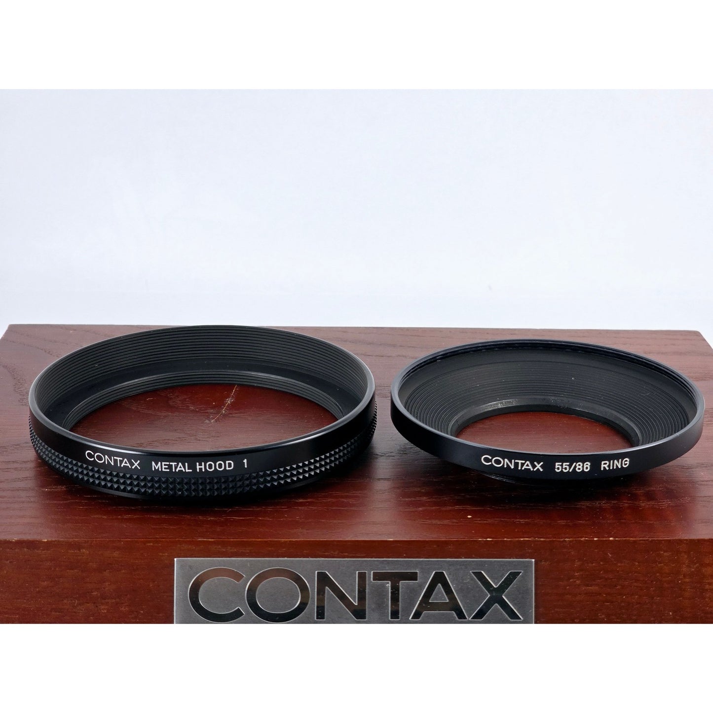 [Pre-owned] Contax Metal Hood 1 with 55/86 Adapter Ring (Genuine) — MINT — Japan #3569