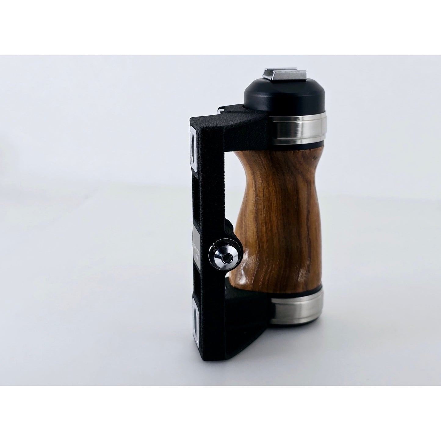 [Pre-owned] Asahi Pentax Hand Wood Grip w/ Hot Shoe for 67 67II 6x7 — Near MINT — Japan #5185
