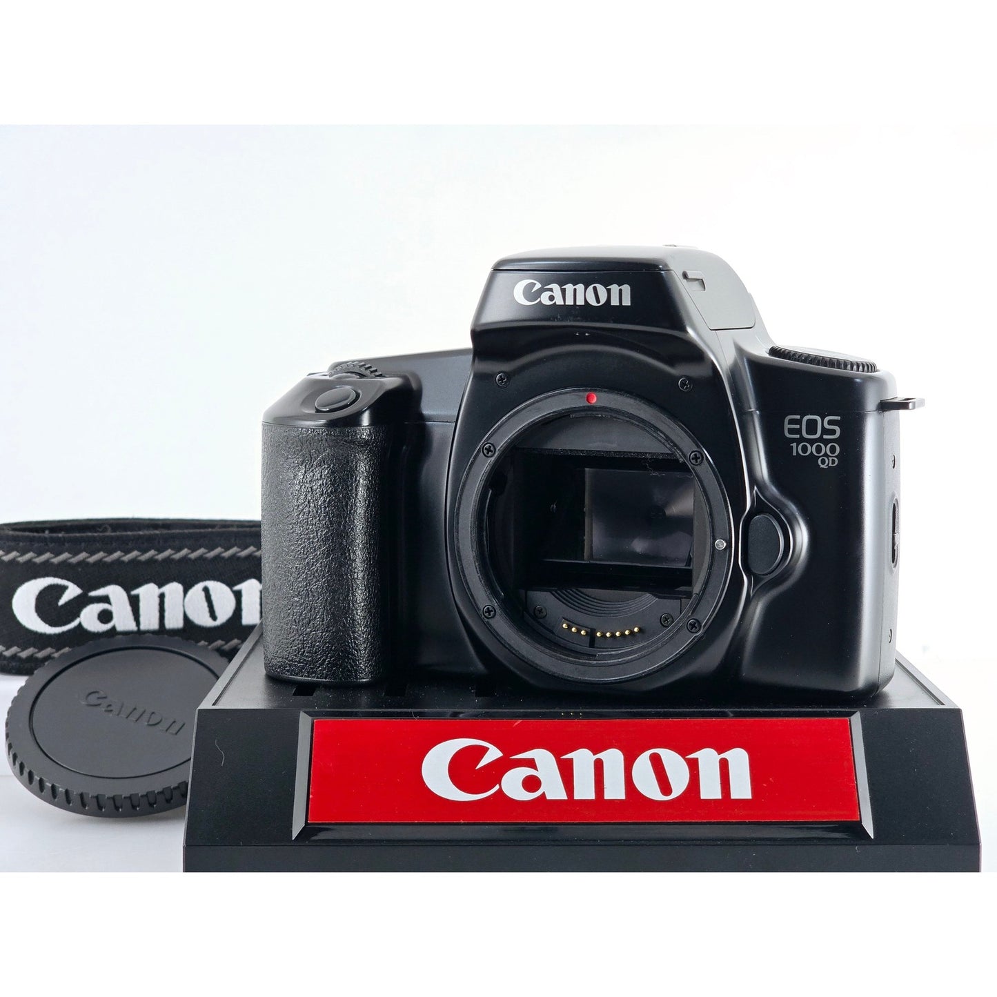 [Pre-owned] Canon EOS 1000 QD 35mm Film Camera Body — MINT — Japan #3722