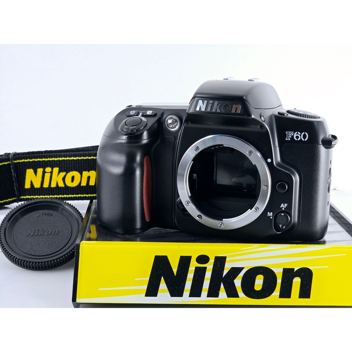 [Pre-owned] Nikon F60 35mm Film SLR Camera (Body Only) — MINT — Japan #3830