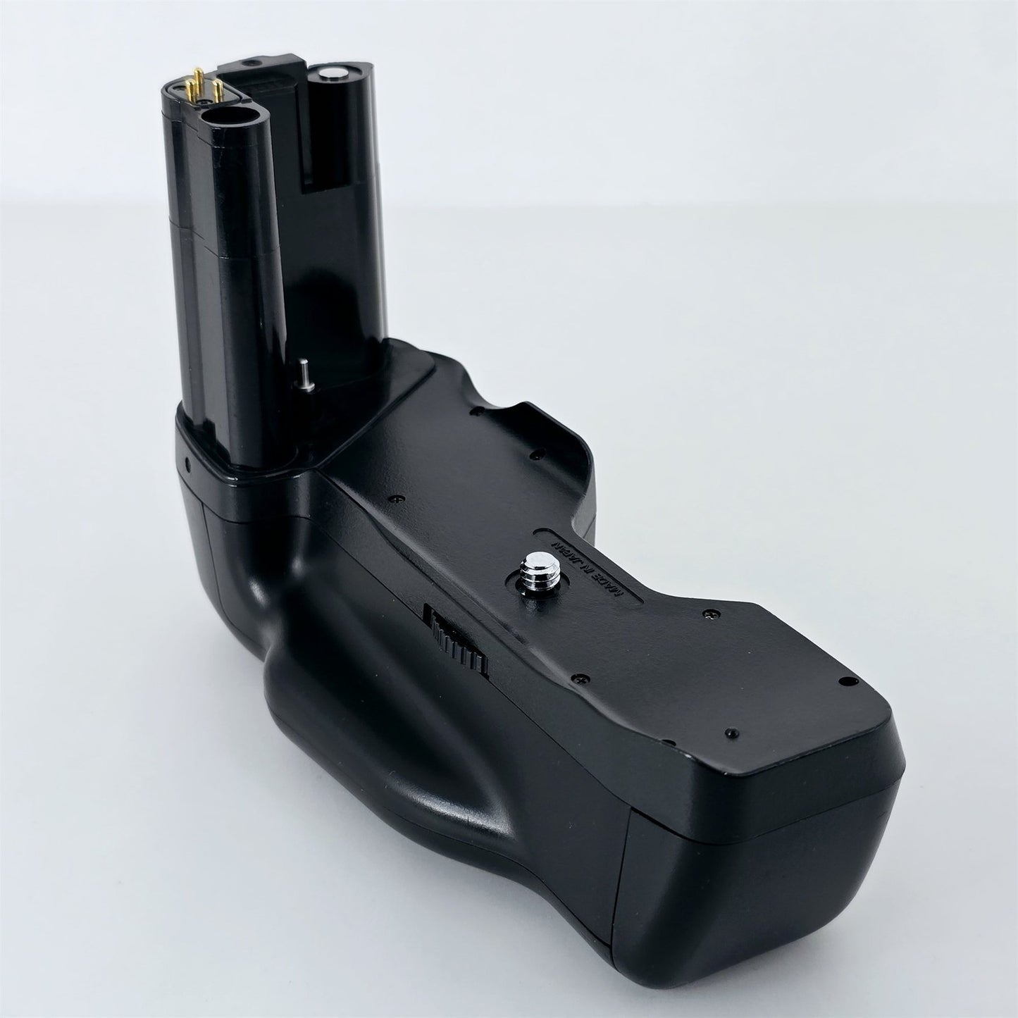 [Pre-owned] Genuine Nikon MB-10 Battery Grip for N90 N90s F90 F90s — Near Mint — Japan #5408