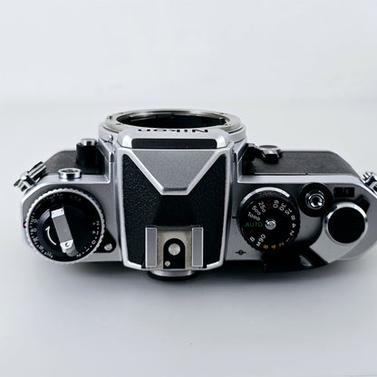 [Pre-owned] Nikon FE SLR 35mm Film Camera Body Only Silver — Near Mint — Japan #5623